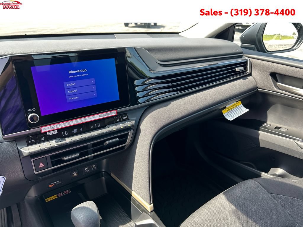 New 2026 Toyota Camry Hybrid AWD/4WD image 13