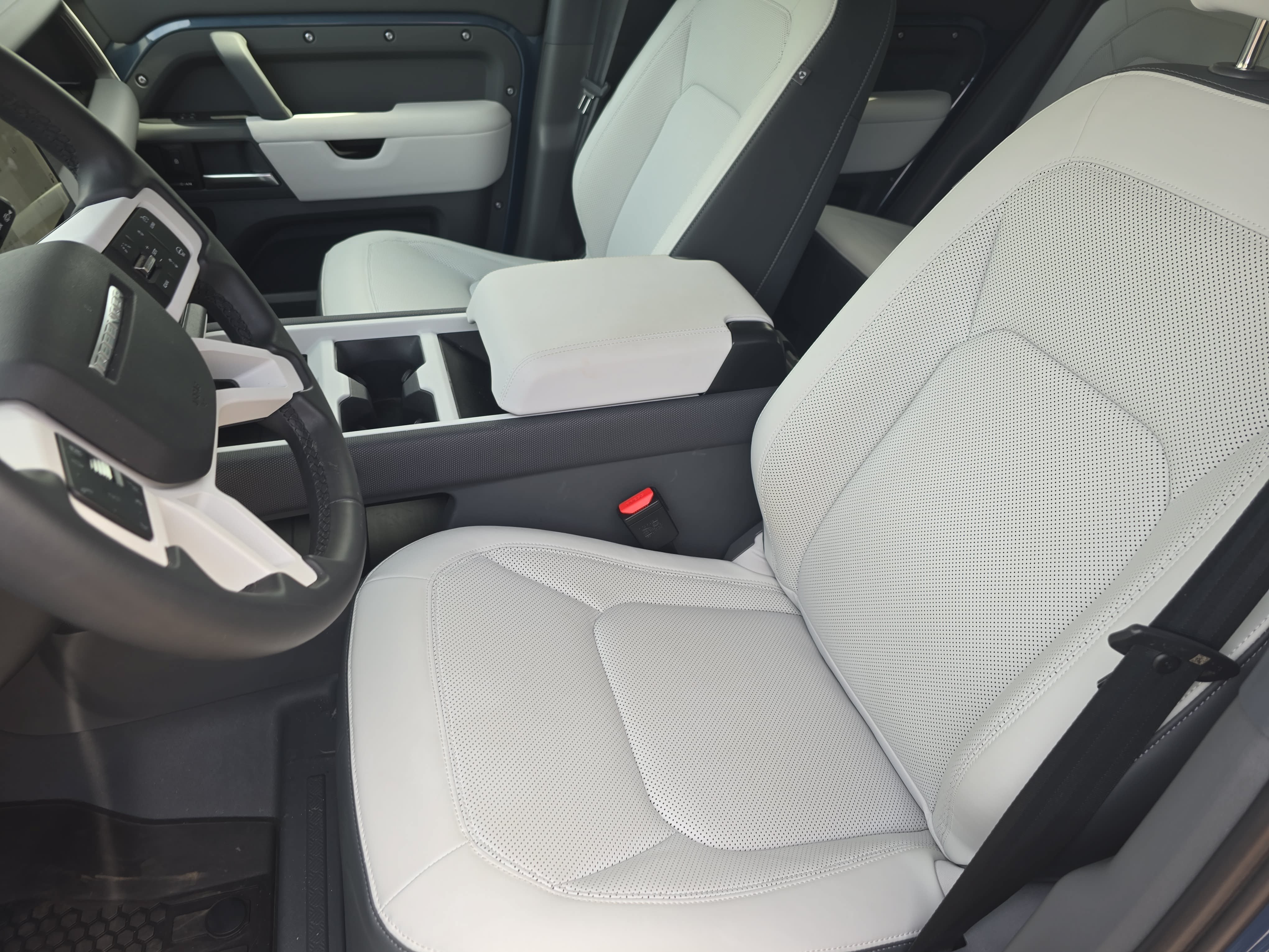 Certified 2025 Land Rover Defender 110 S AWD/4WD image 14