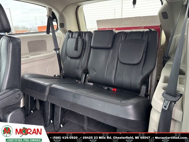 Used 2013 Chrysler Town & Country Touring image 28