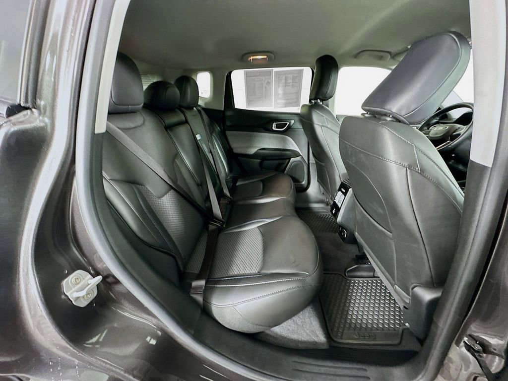 Certified 2022 Jeep Compass Latitude w/ Convenience Group image 38