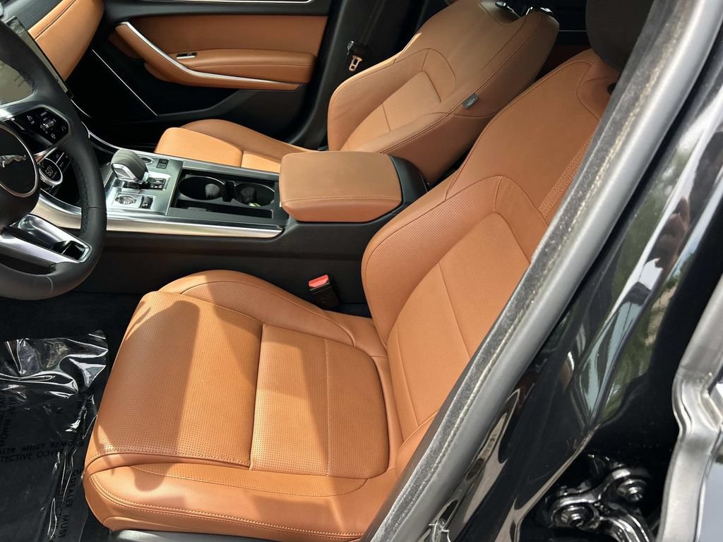 Used 2024 Jaguar XF R-Dynamic SE AWD/4WD image 15