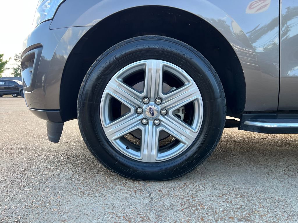 Used 2019 Ford Expedition XLT w/ Equipment Group 202A RWD image 24