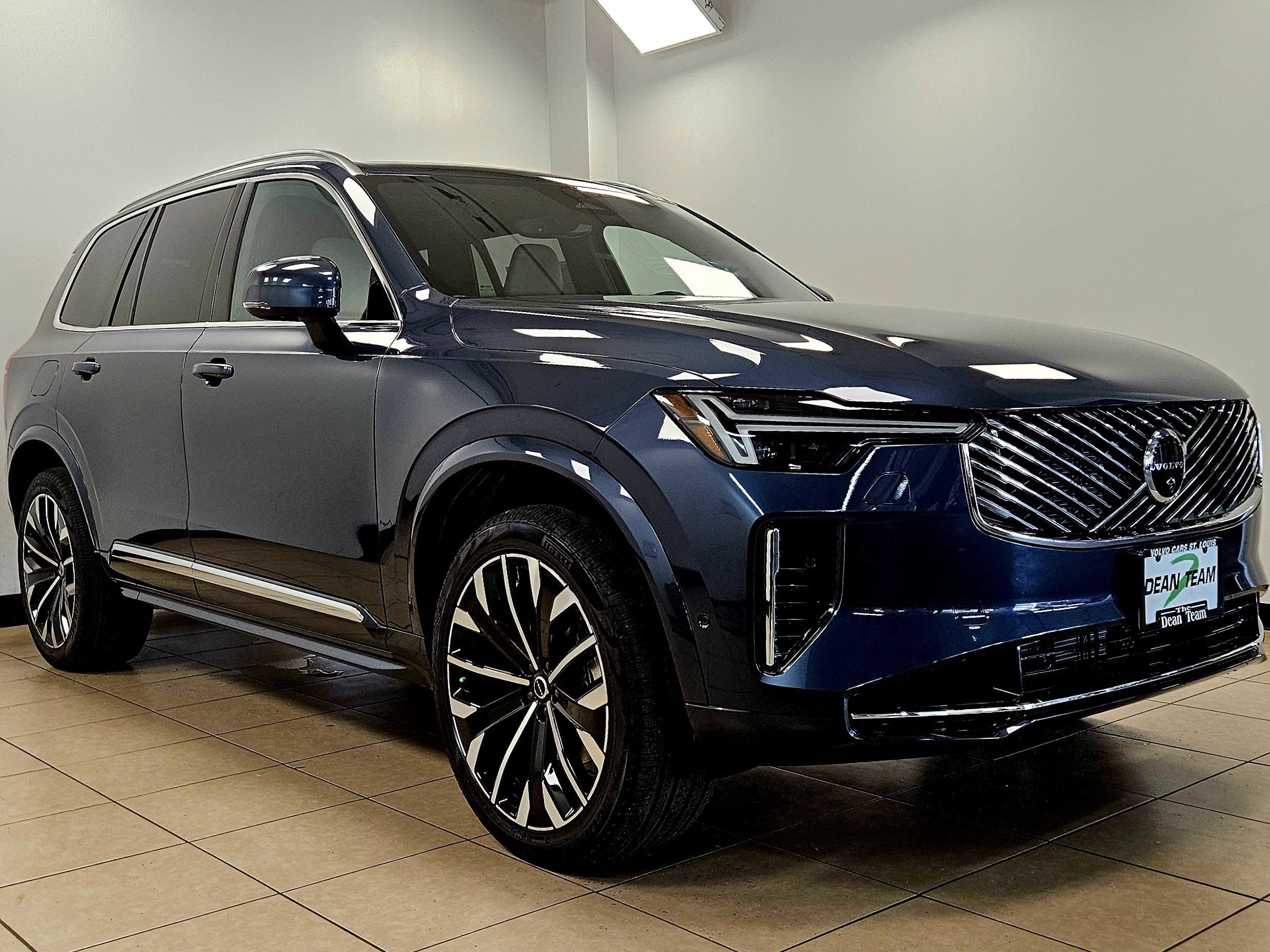 New 2026 Volvo XC90 B6 Plus image 3