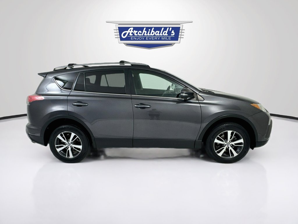 Used 2017 Toyota RAV4 XLE w/ Plus Special Value Package AWD/4WD image 9
