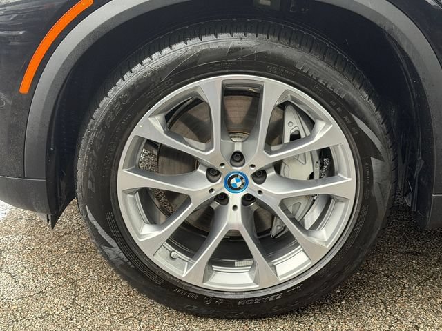 Used 2025 BMW X5 xDrive50e AWD/4WD image 11