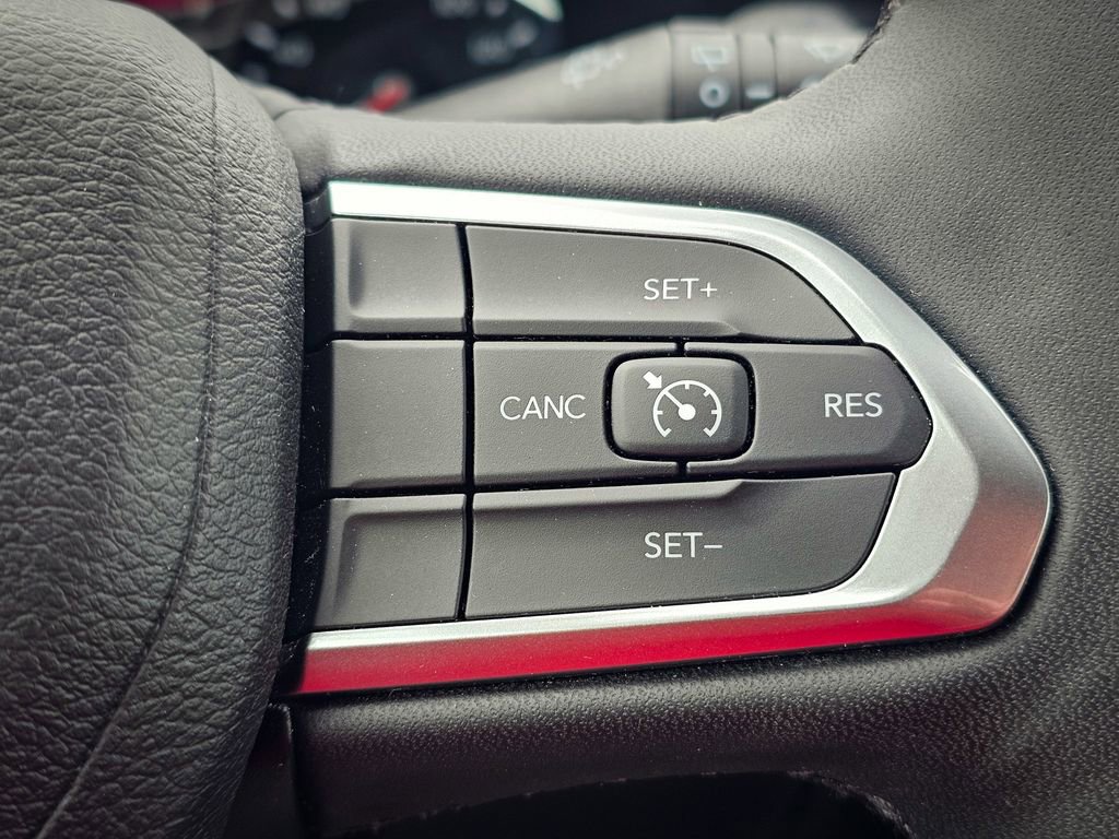 Used 2024 Jeep Compass Latitude image 19