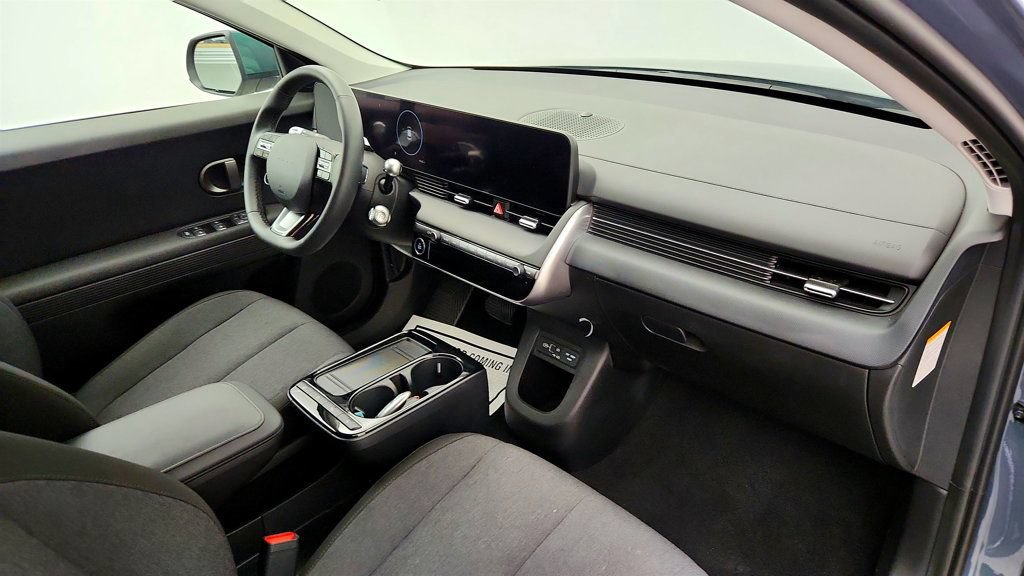 Used 2025 Hyundai Ioniq 5 SE AWD/4WD image 24