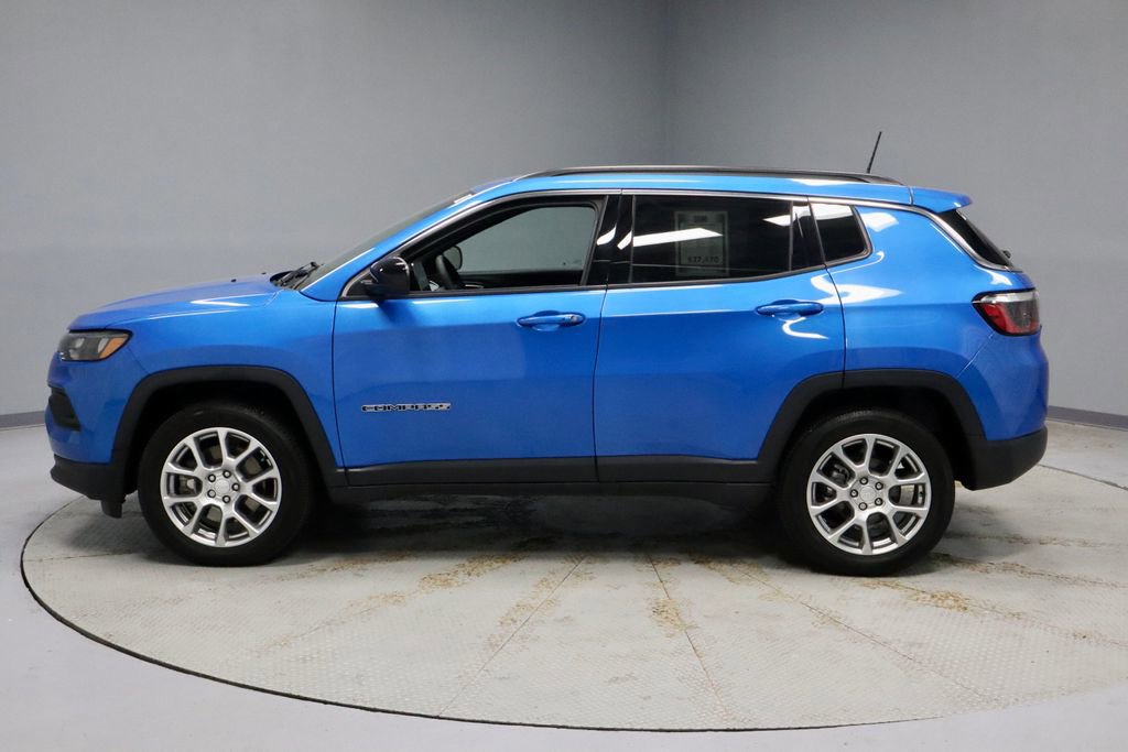 Used 2024 Jeep Compass Latitude AWD/4WD image 9