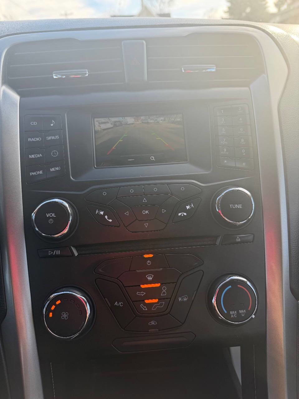 Used 2018 Ford Fusion SE image 26