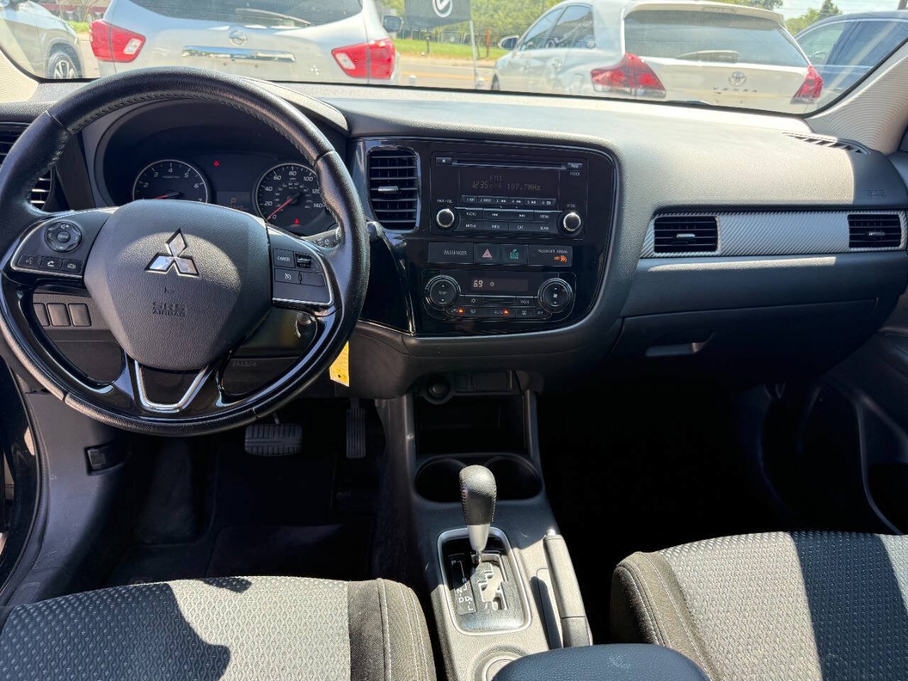 Used 2016 Mitsubishi Outlander ES FWD image 17