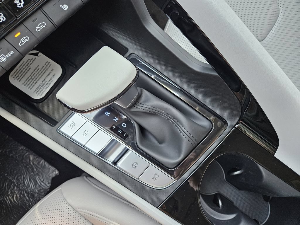 New 2026 Hyundai Elantra Limited FWD image 19