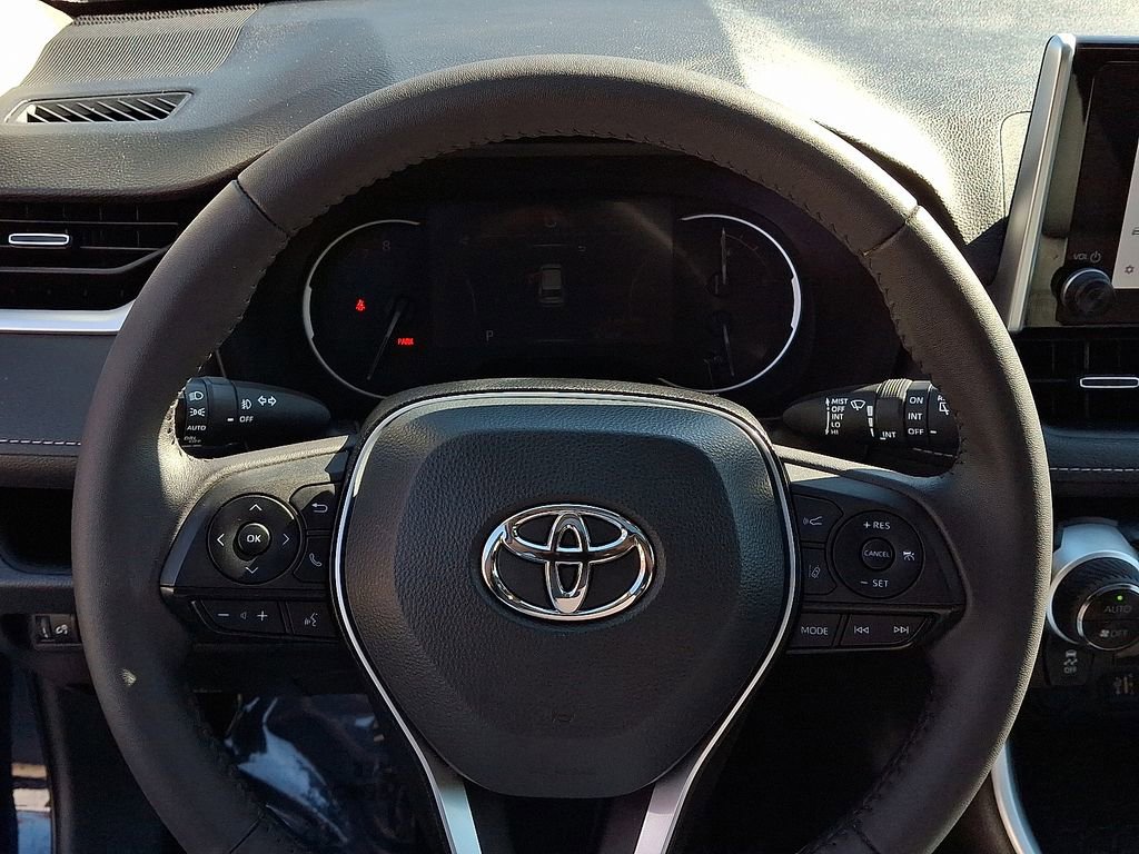 Used 2023 Toyota RAV4 XLE Premium image 21