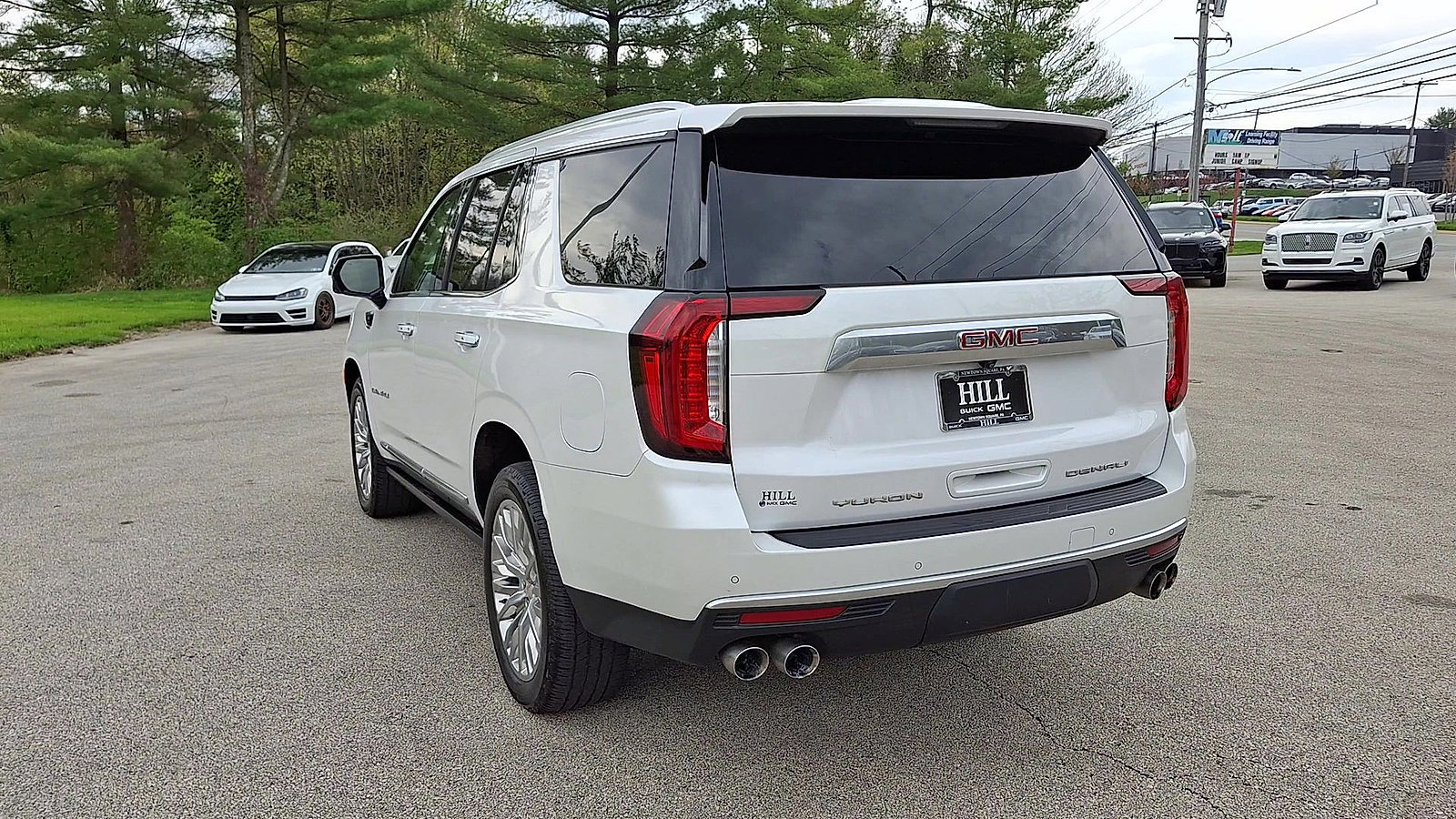 Used 2023 GMC Yukon Denali AWD/4WD image 7