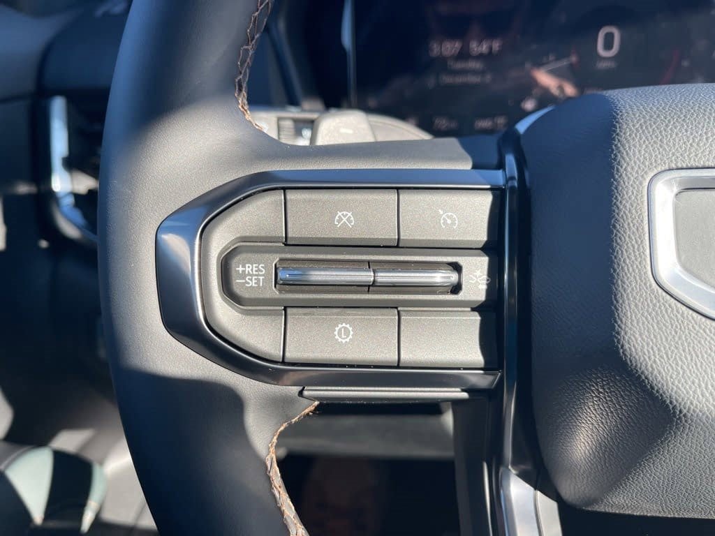 New 2026 GMC Terrain AT4 w/ LPO, Black Badging Package image 17