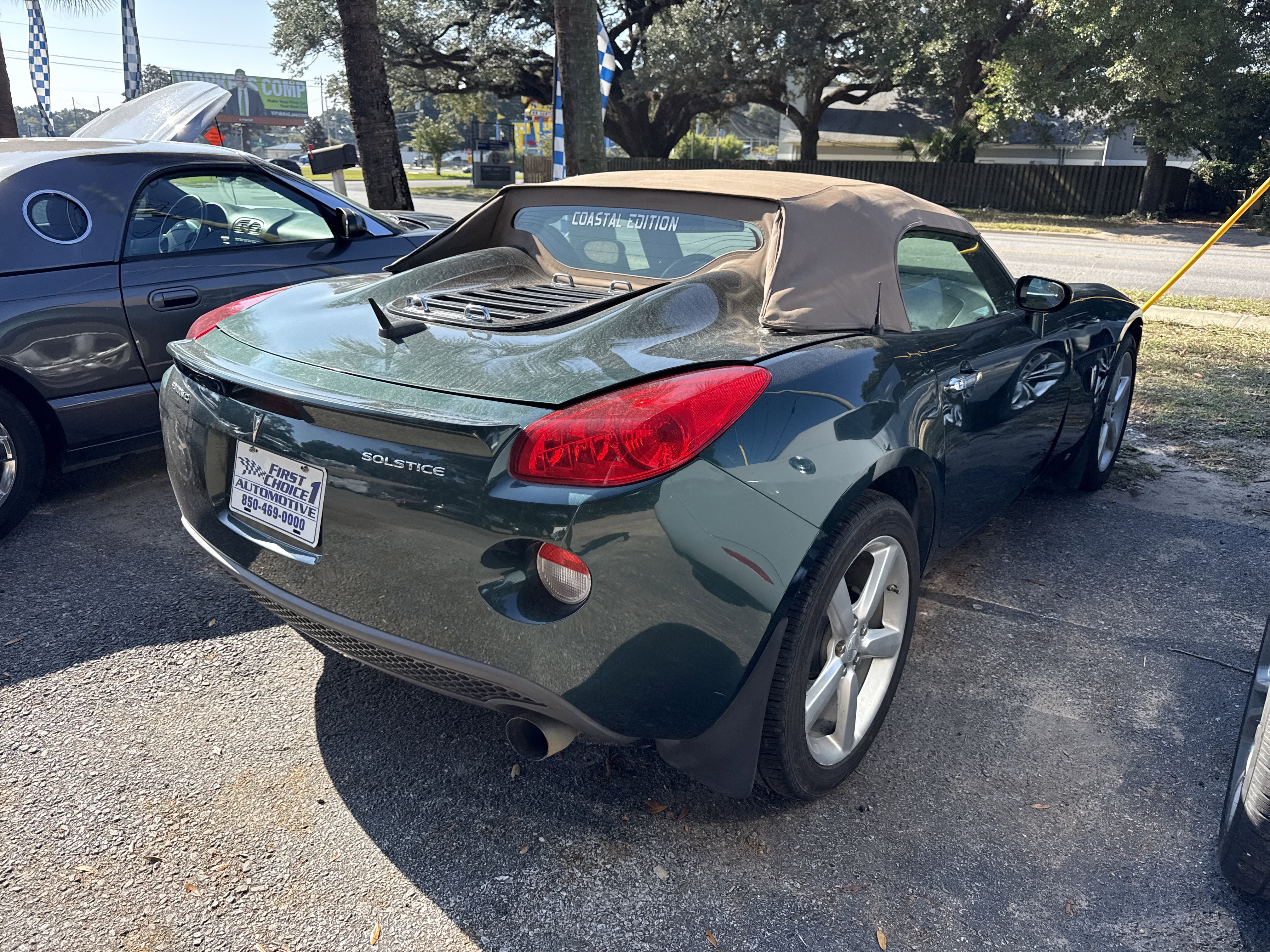 Used 2009 Pontiac Solstice Convertible w/ Preferred Package image 3