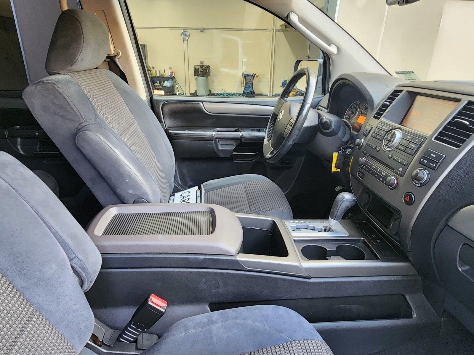 Used 2011 Nissan Armada SV image 52