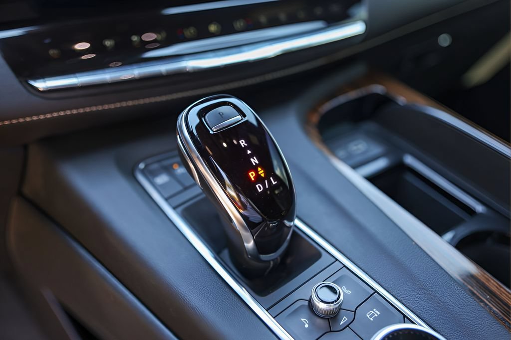Certified 2024 Cadillac Escalade ESV Premium Luxury RWD image 19