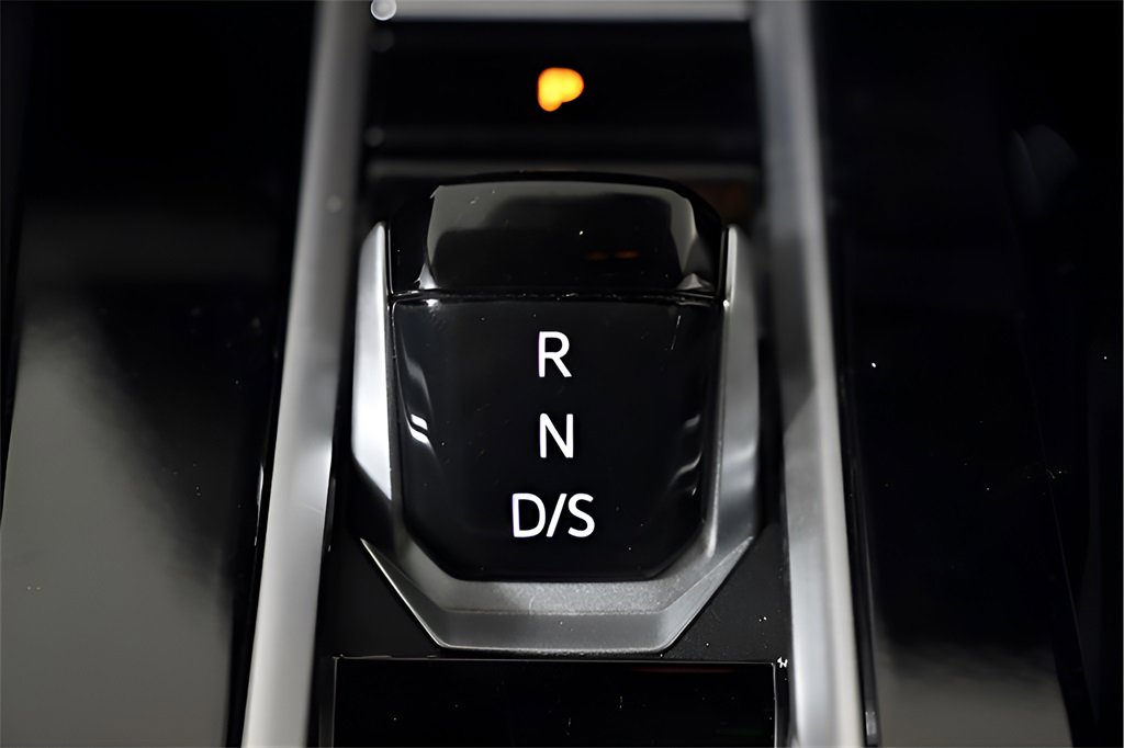 Used 2025 Volkswagen Atlas SE image 45