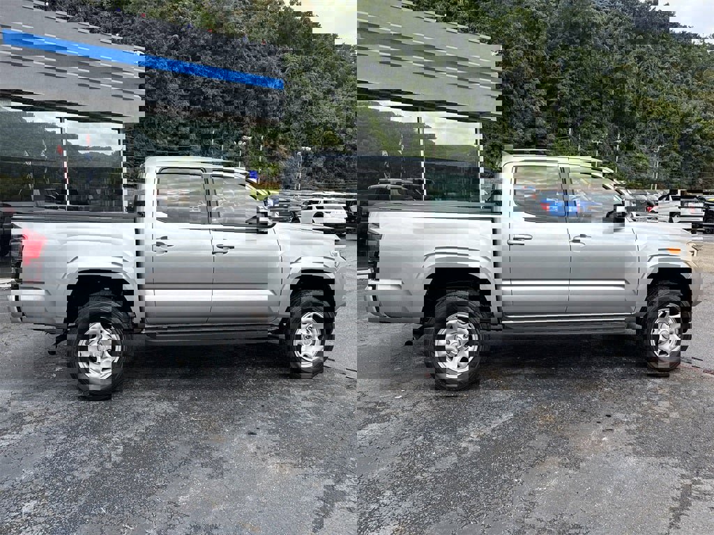 Used 2023 Toyota Tacoma SR w/ SR Convenience Package image 3