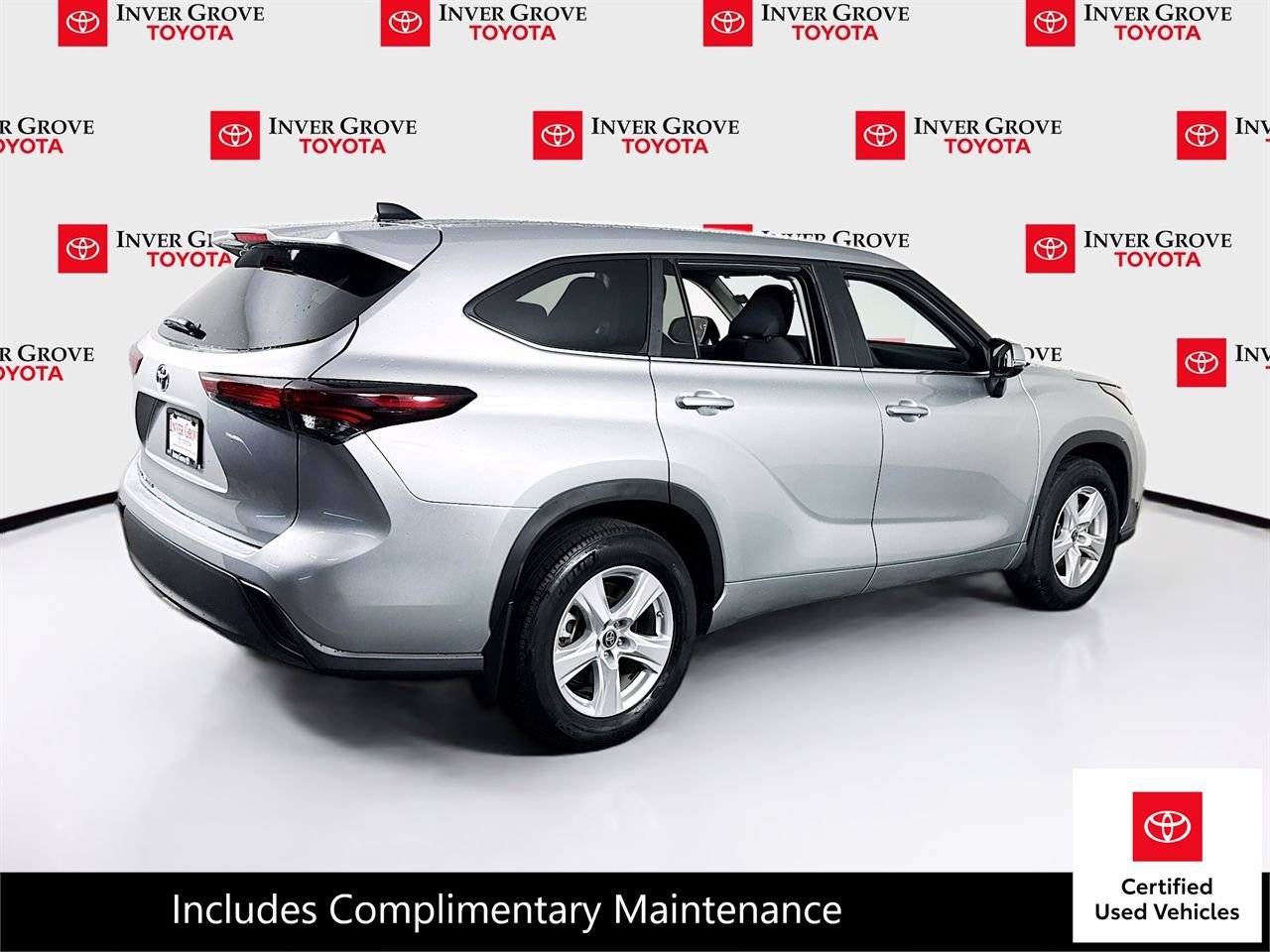 Certified 2024 Toyota Highlander LE AWD/4WD image 5