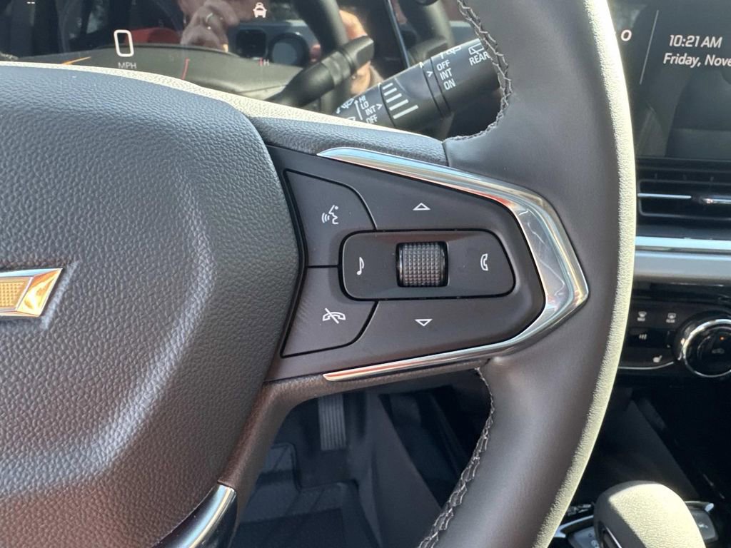 New 2026 Chevrolet Trax LT w/ Sunroof Package image 25