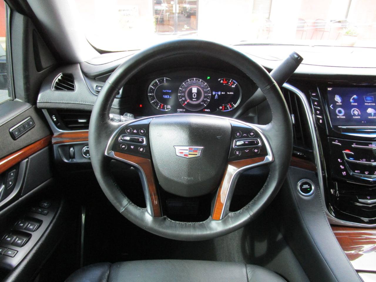 Used 2020 Cadillac Escalade Luxury RWD image 10