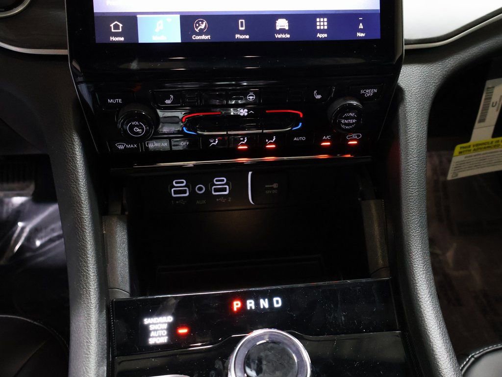 New 2025 Jeep Grand Cherokee Limited w/ Black Appearance Package image 24