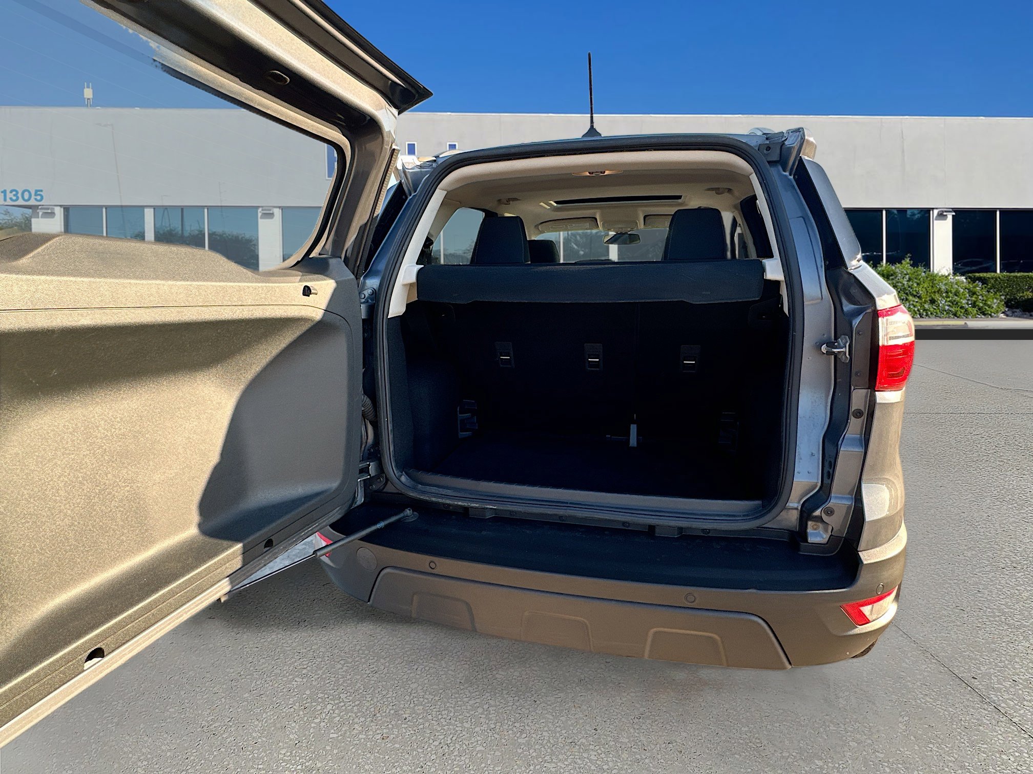 Certified 2021 Ford EcoSport SE image 24