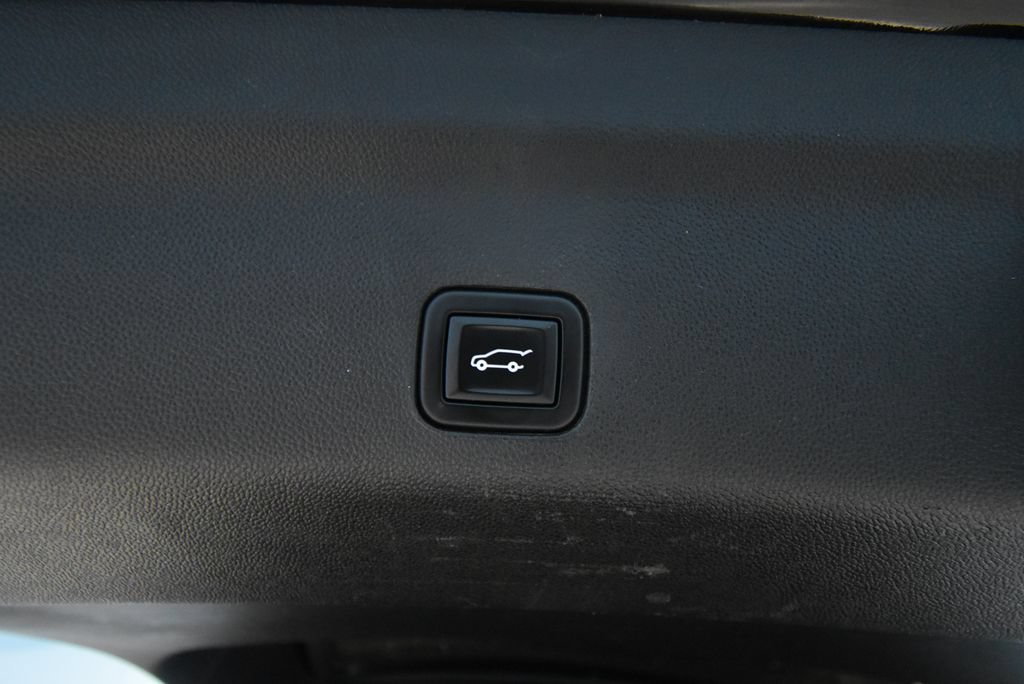 Used 2021 Chevrolet Tahoe Z71 w/ Z71 Signature Package AWD/4WD image 27