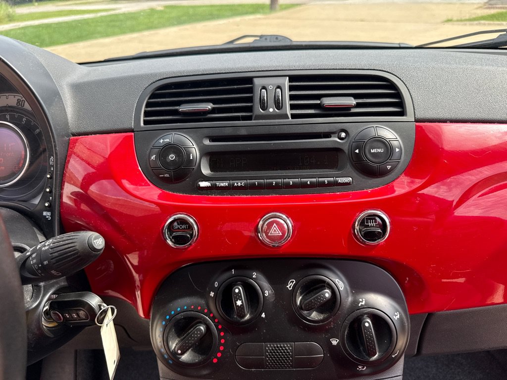 Used 2015 FIAT 500 Pop FWD image 16