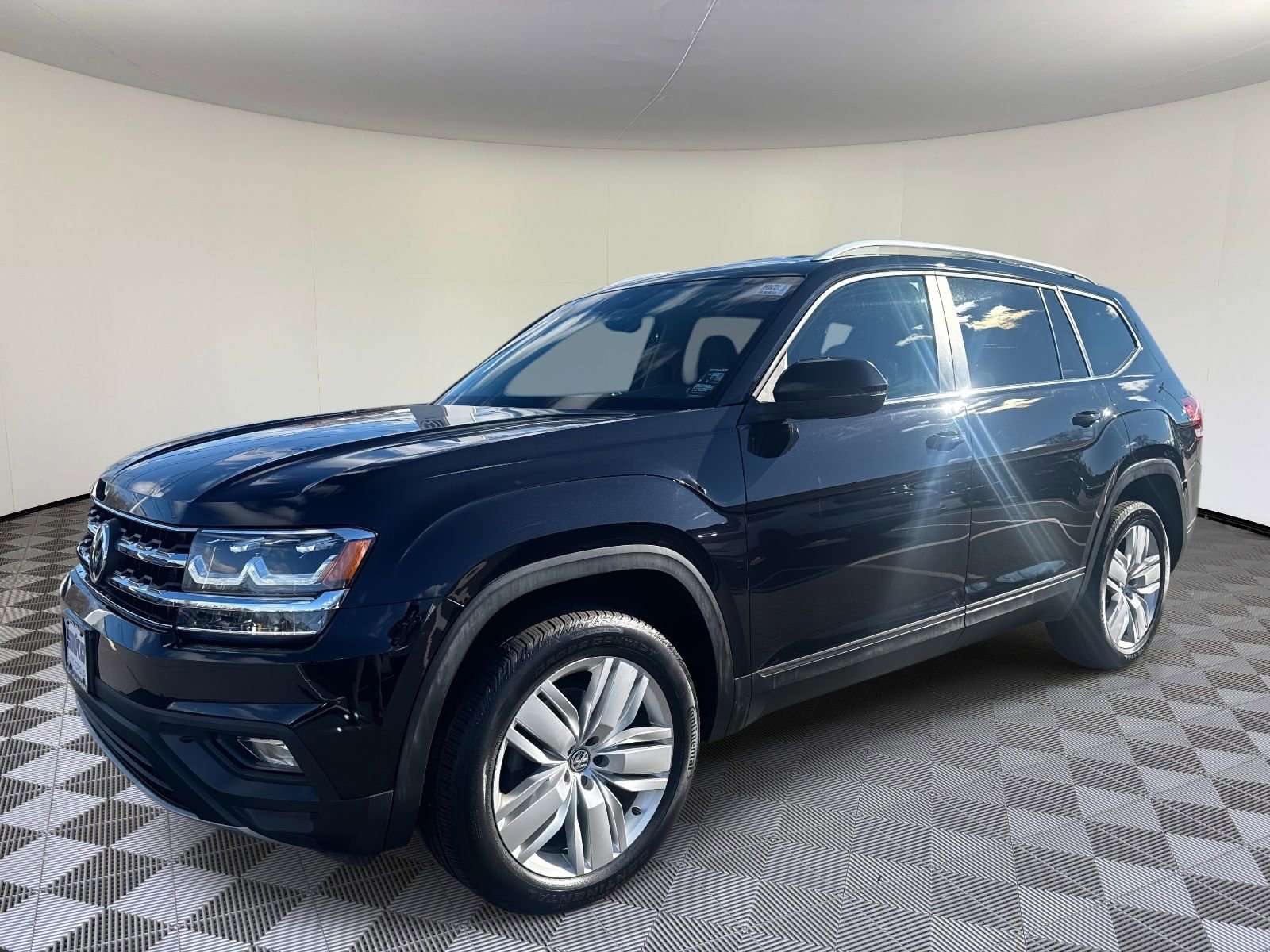 Used 2019 Volkswagen Atlas SE w/ Towing Package image 11