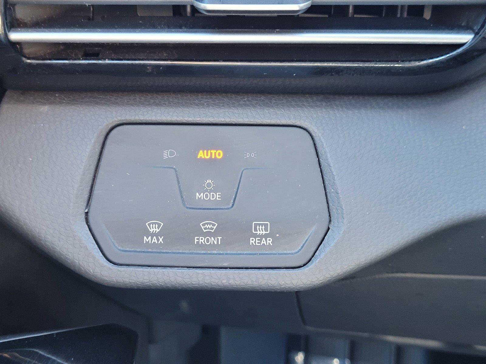 Certified 2023 Volkswagen ID.4 Pro AWD/4WD image 31