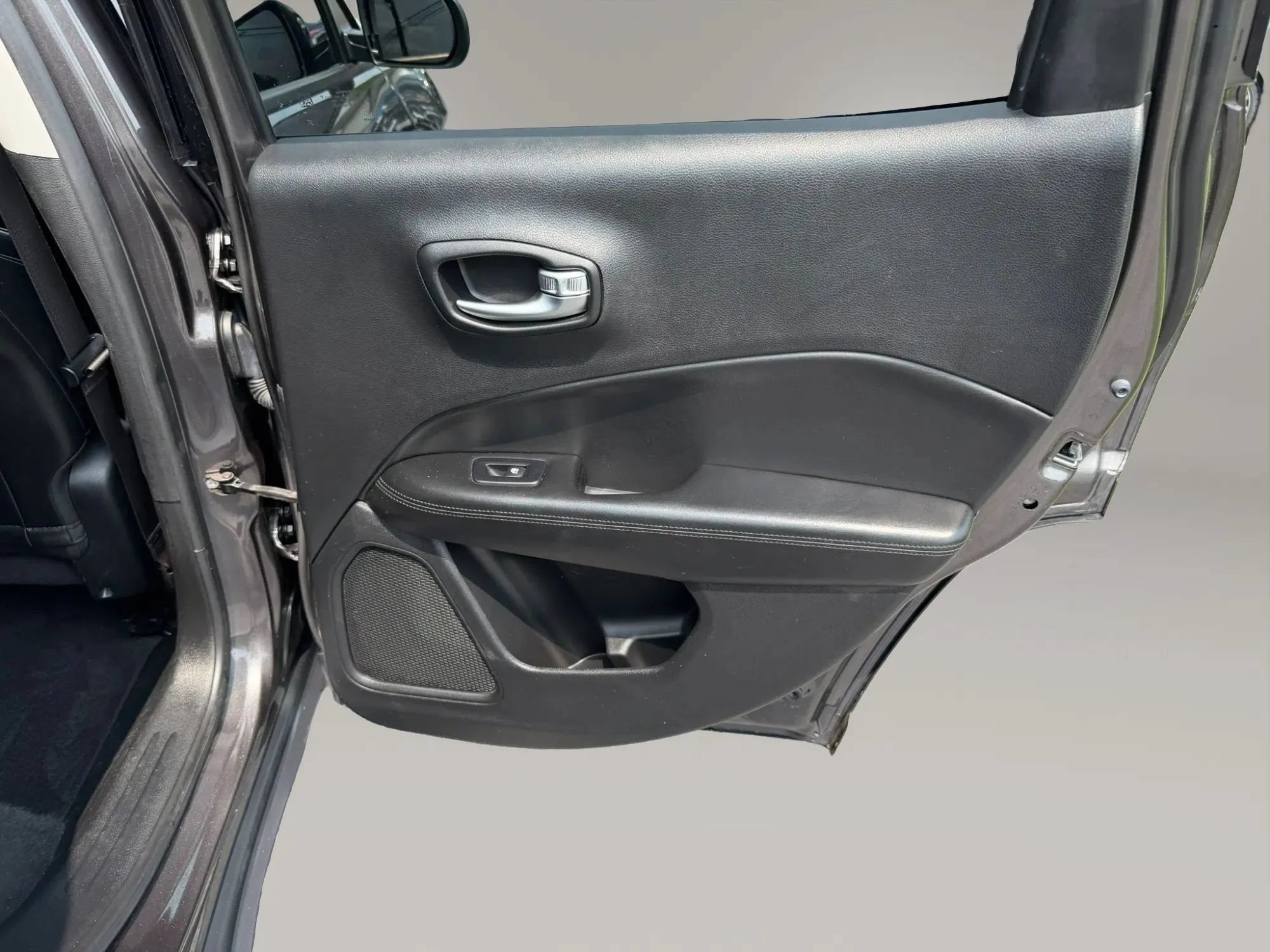 Used 2019 Jeep Compass Latitude AWD/4WD image 49