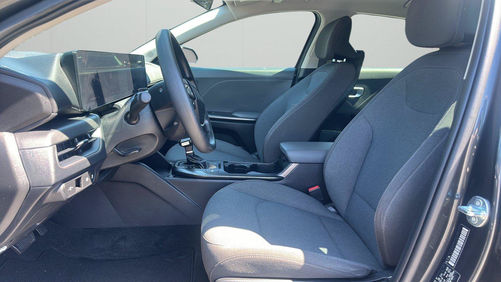 Used 2025 Kia K4 FWD image 10