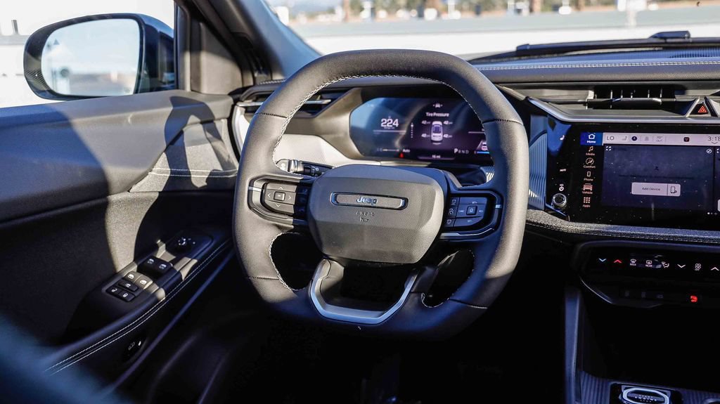 New 2026 Jeep Cherokee Laredo AWD/4WD image 18
