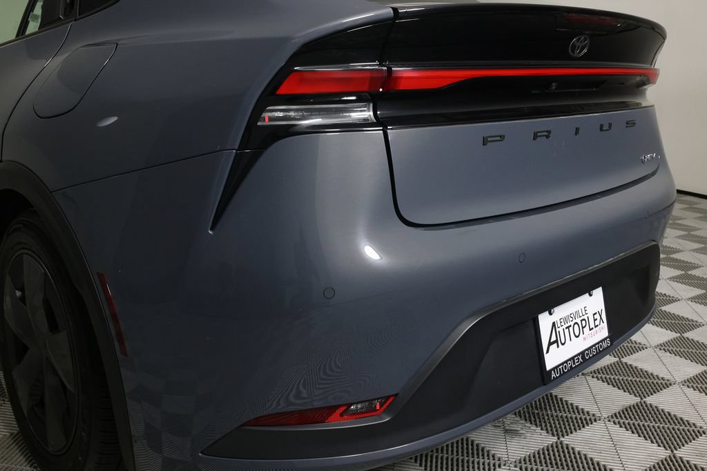 Used 2025 Toyota Prius LE FWD image 39