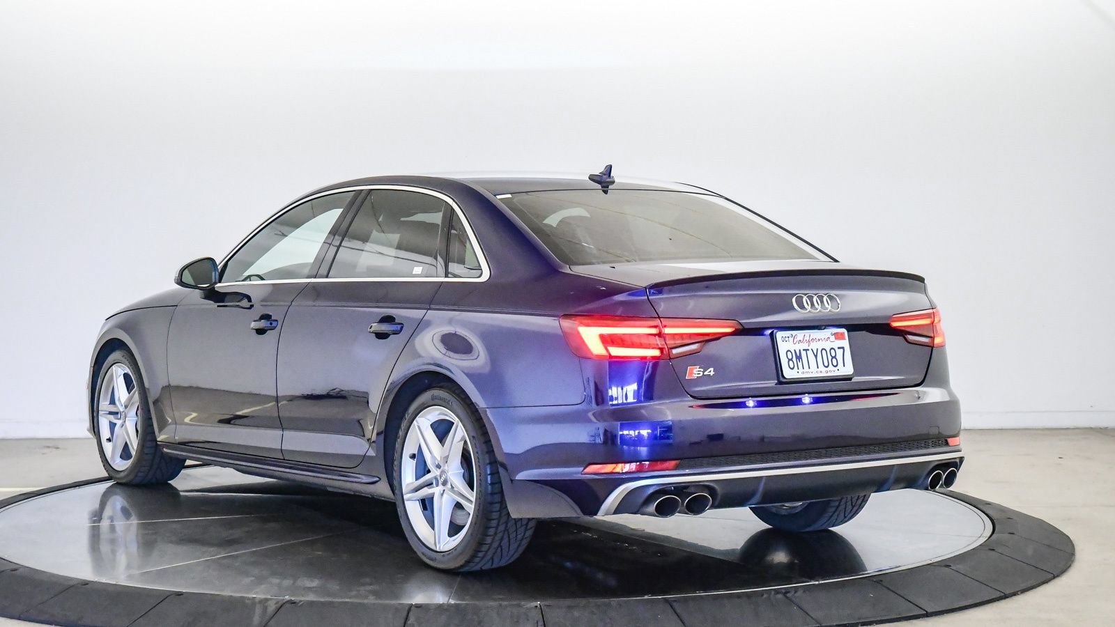 Used 2019 Audi S4 Premium w/ Convenience Package AWD/4WD image 2