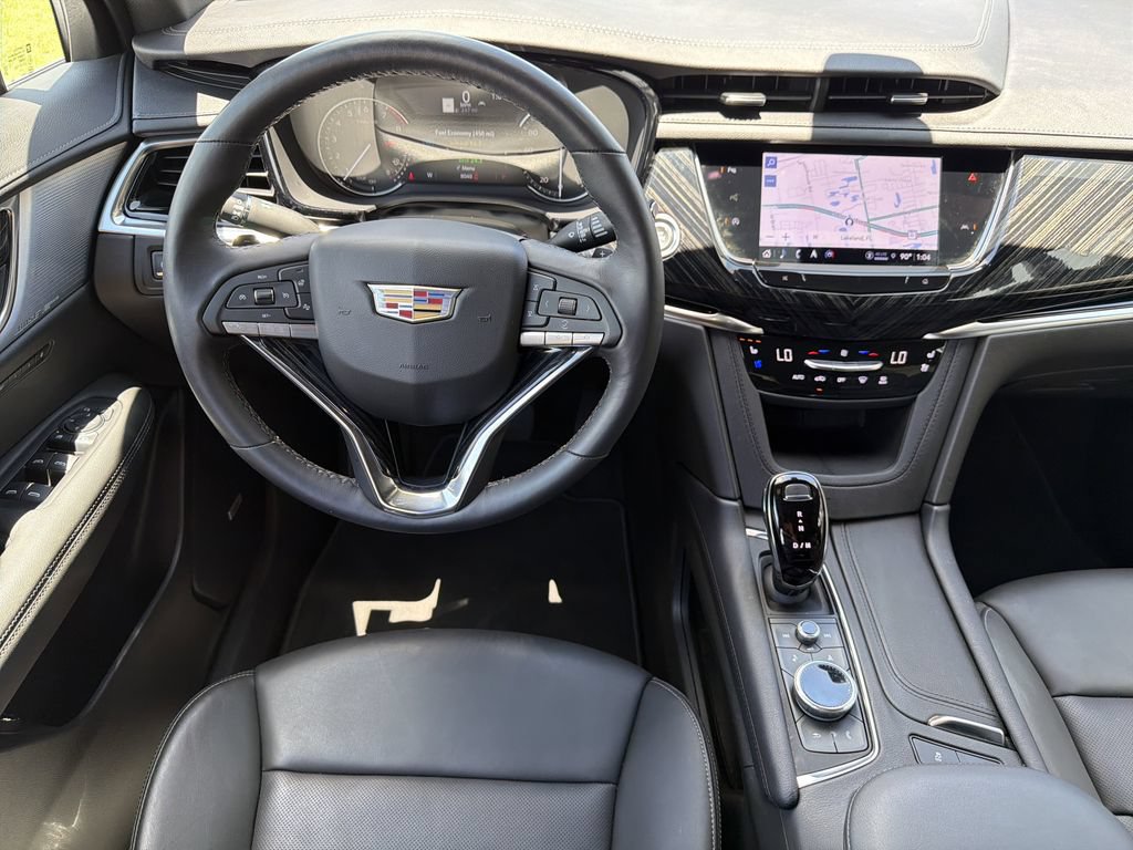Certified 2025 Cadillac XT6 Premium Luxury FWD image 14