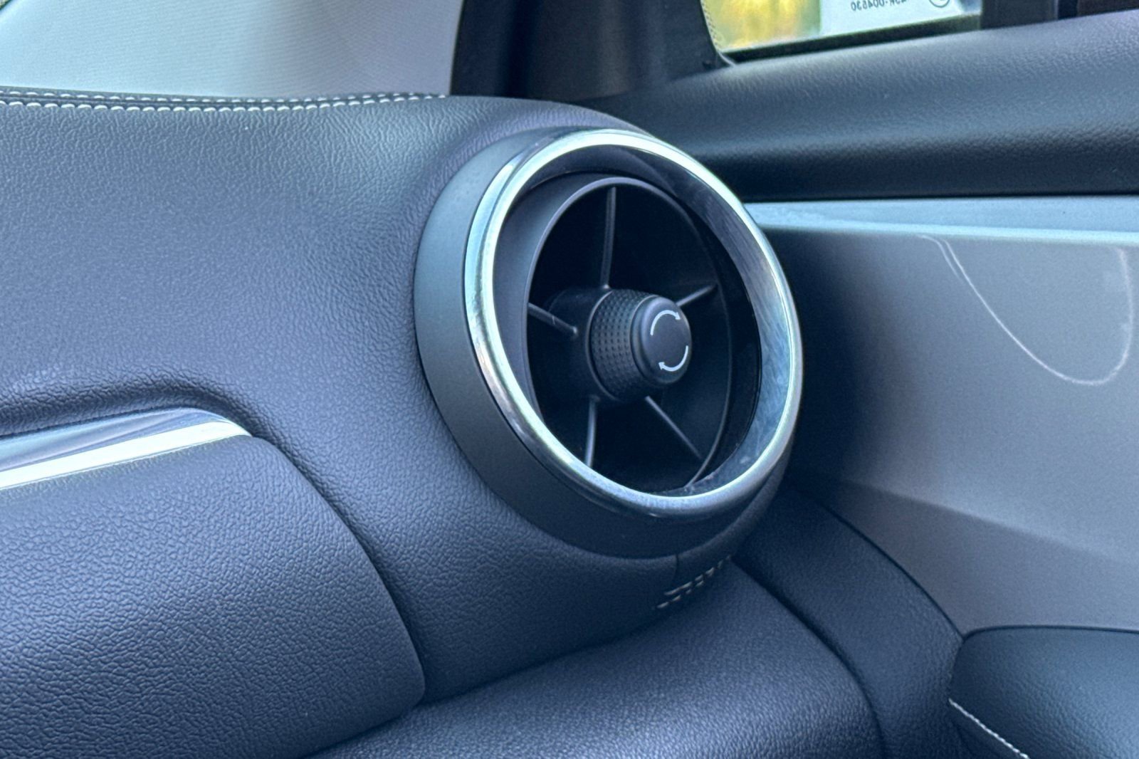 Used 2023 Chevrolet Blazer LT image 30