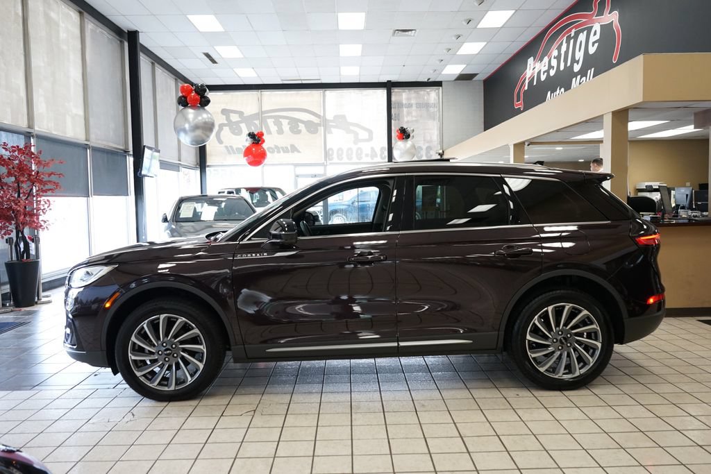 Used 2023 Lincoln Corsair Reserve w/ Equipment Group 201A AWD/4WD image 2