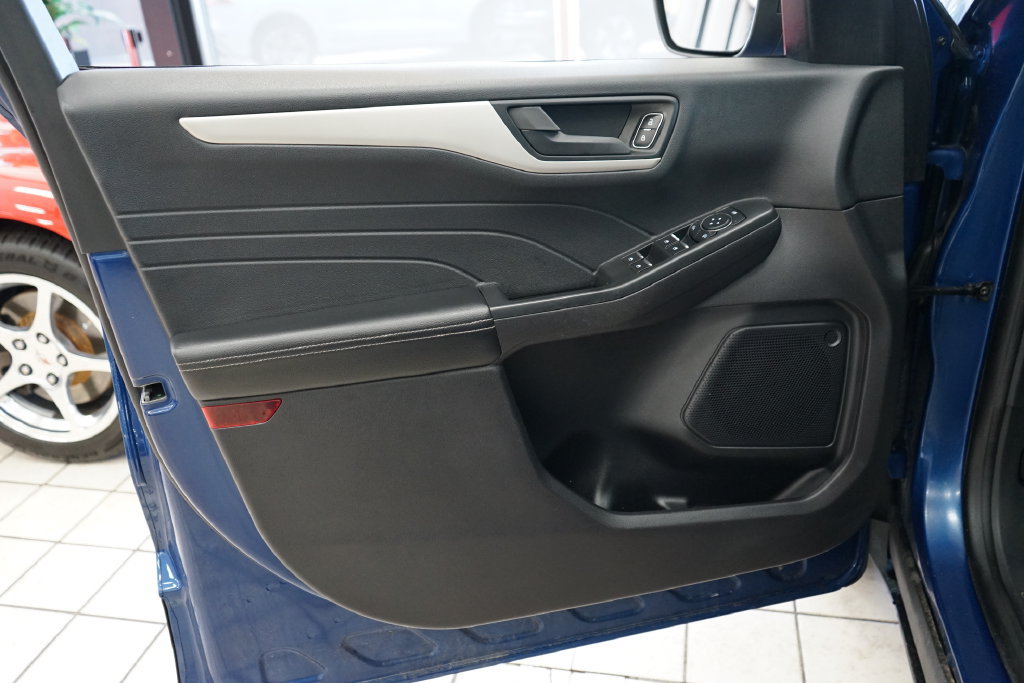 Used 2022 Ford Escape SE w/ Cold Weather Package AWD/4WD image 23