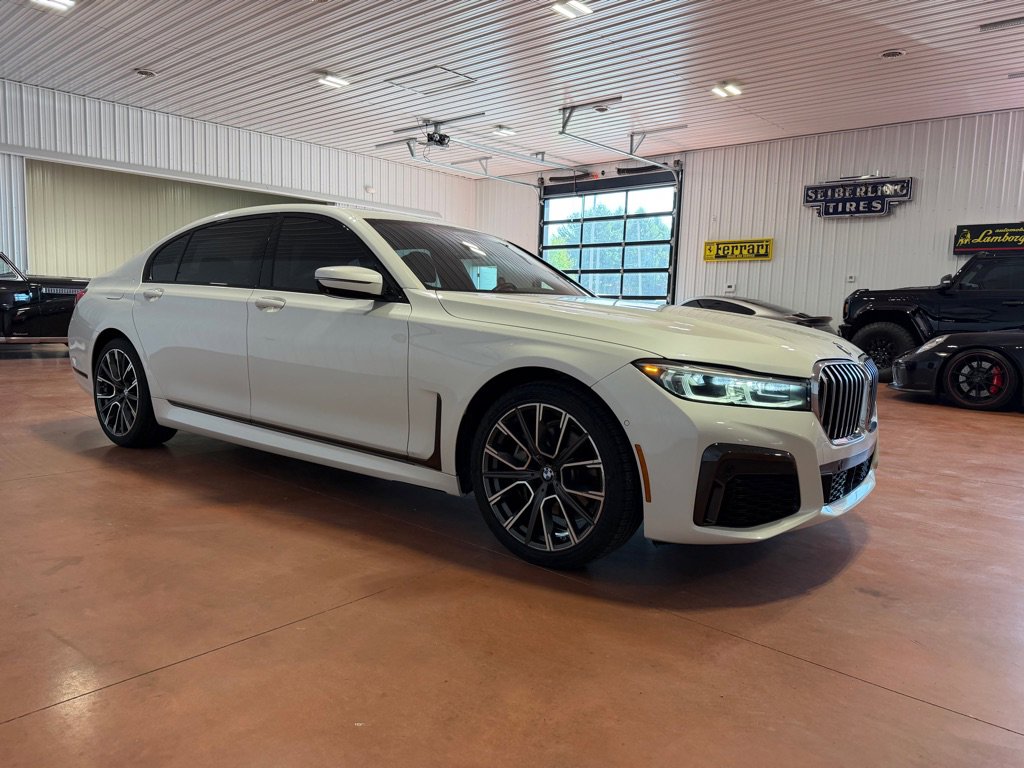 Used 2020 BMW 740i xDrive w/ M Sport Package AWD/4WD image 8