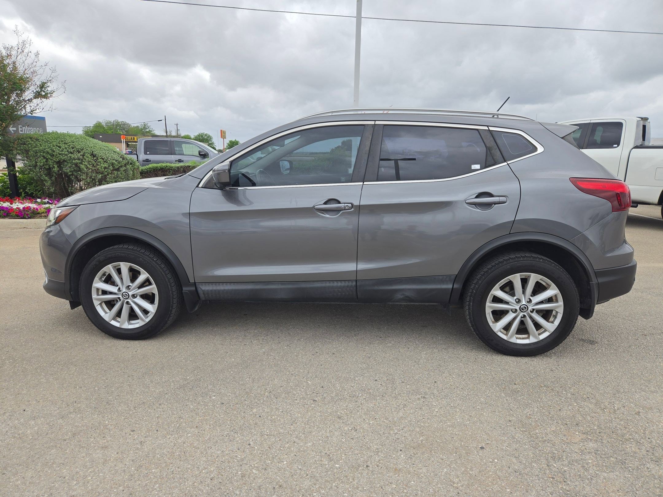 Used 2019 Nissan Rogue Sport SV w/ Technology Package image 6