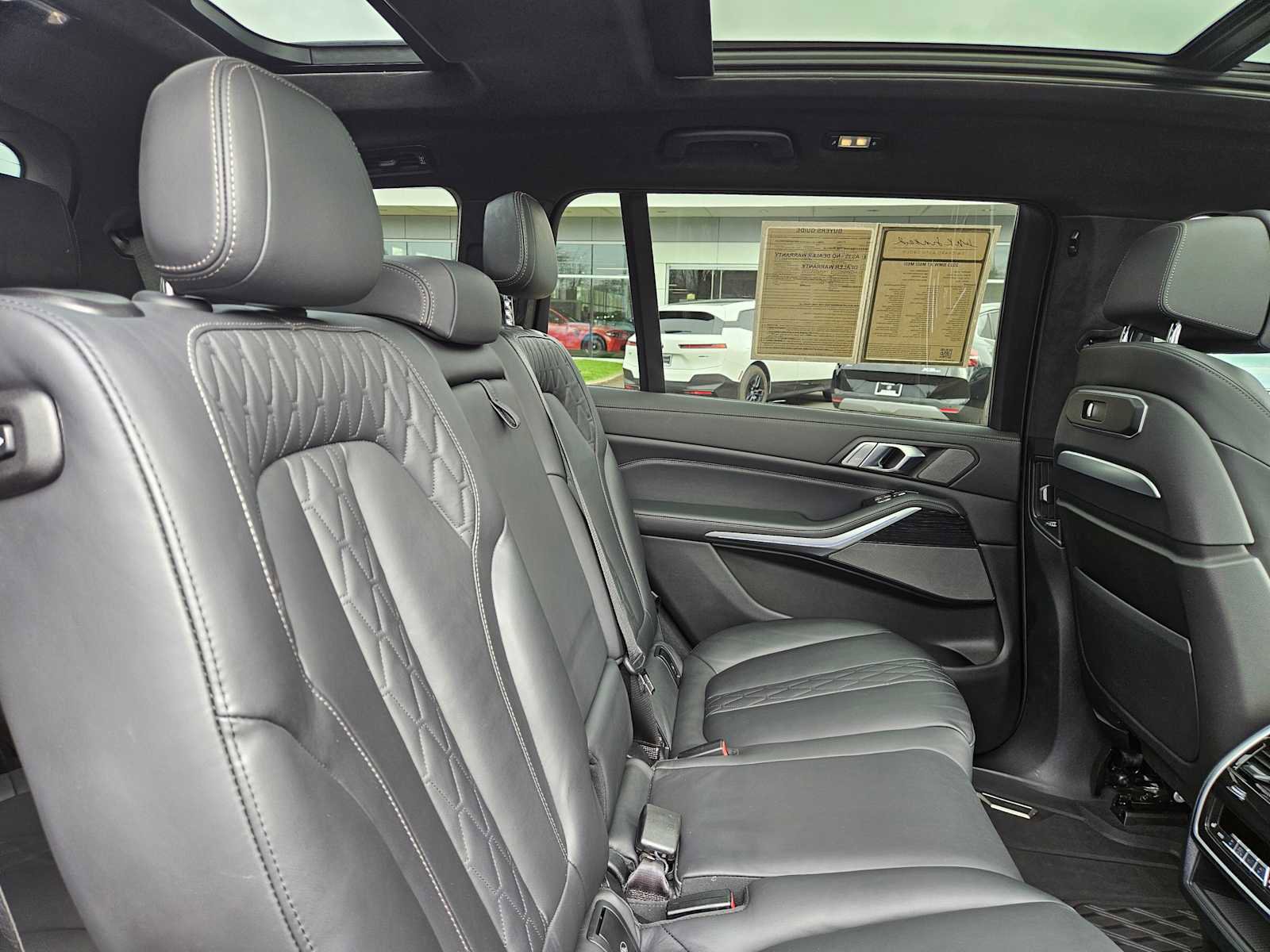 Used 2023 BMW X7 M60i w/ Climate Comfort Package image 30