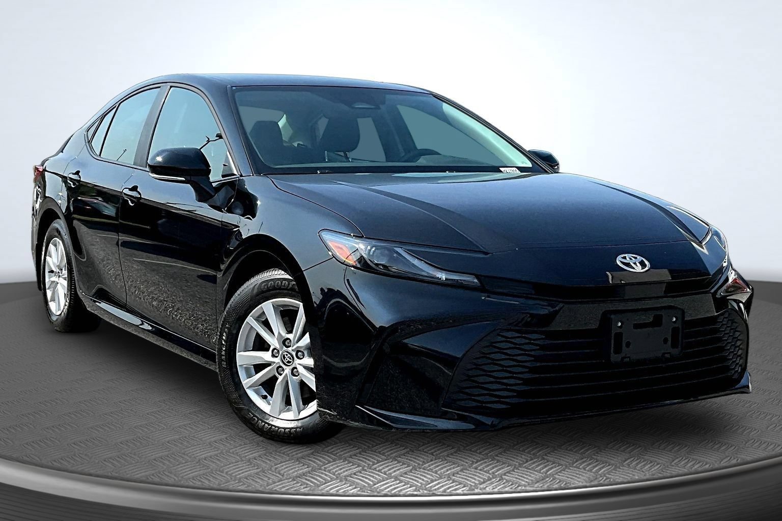 Used 2026 Toyota Camry LE w/ Convenience Package FWD image 2