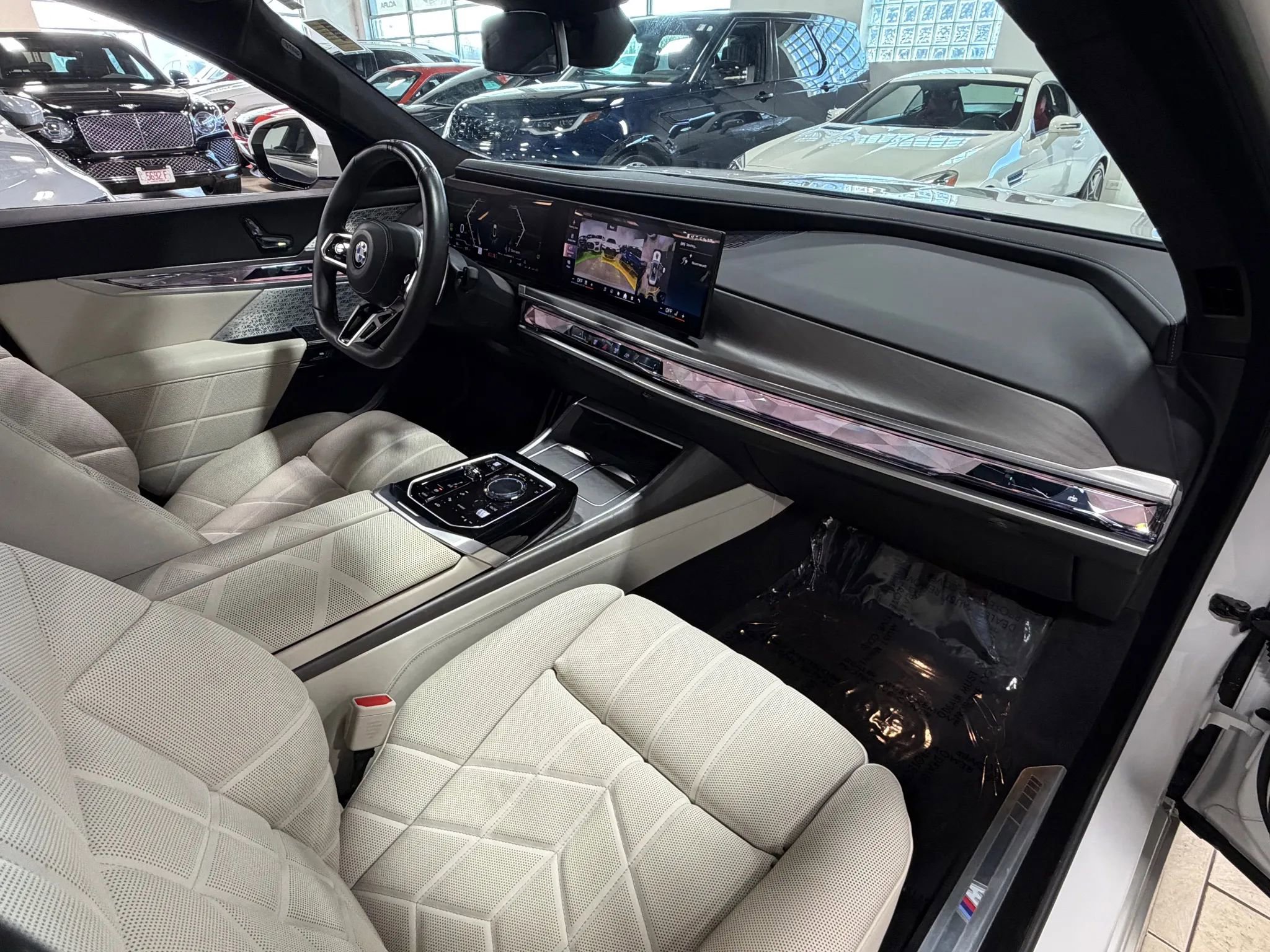 Used 2024 BMW 760i xDrive image 13
