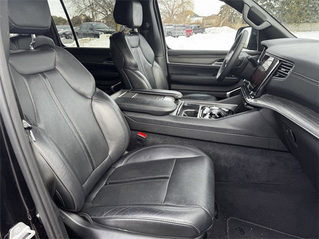 Used 2024 Jeep Wagoneer L Series II w/ Flexible Seating Group image 14