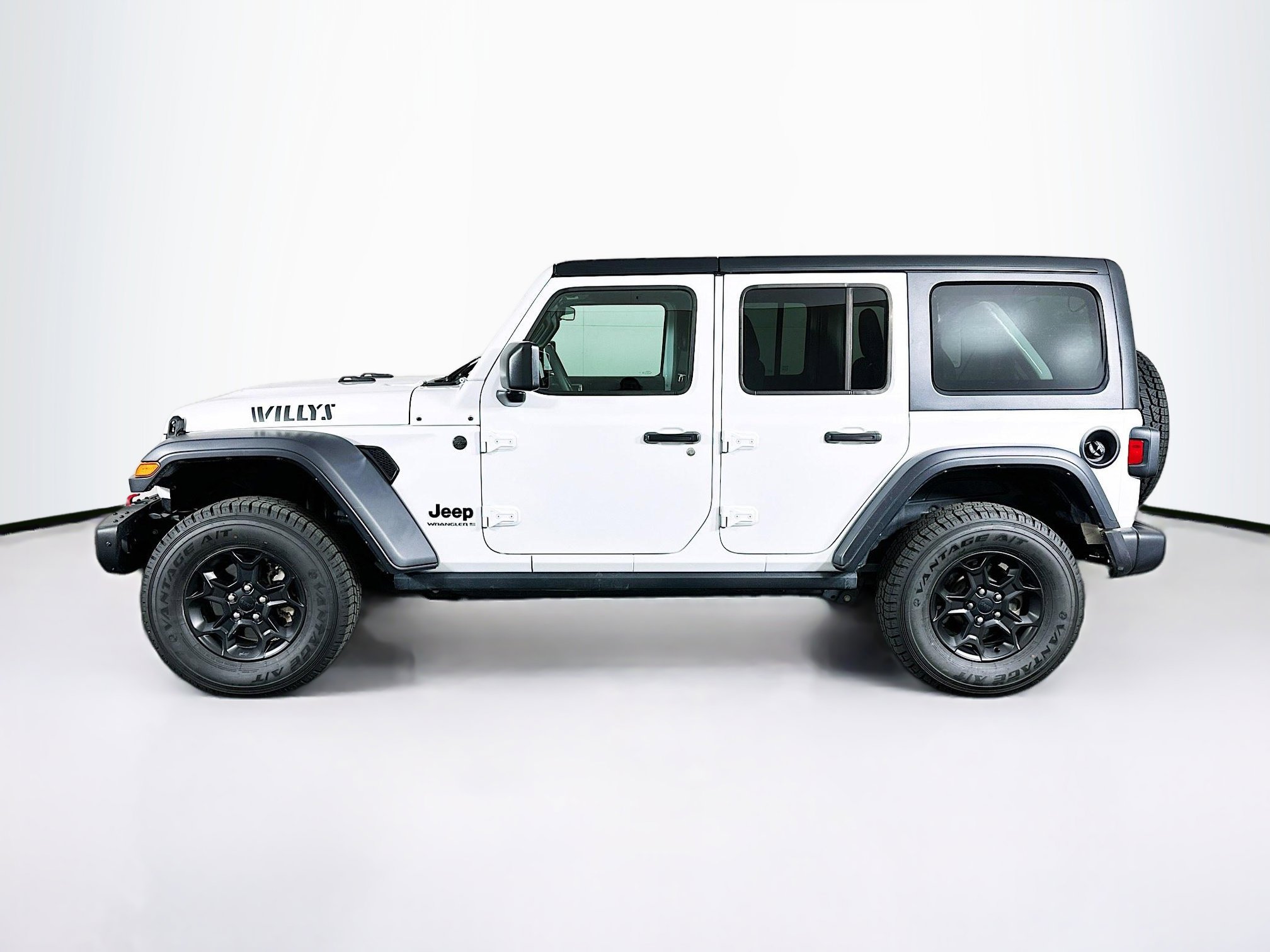 Used 2025 Jeep Wrangler Willys image 4