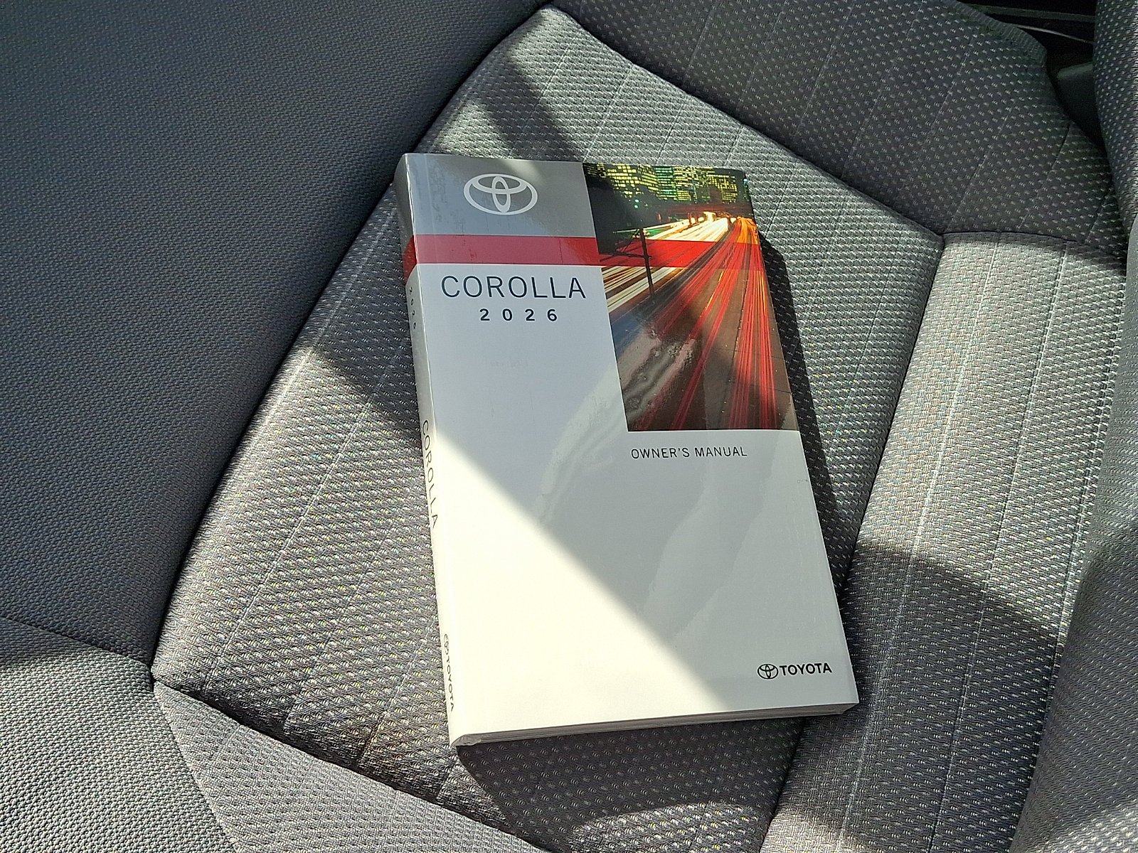 Certified 2026 Toyota Corolla SE w/ SE Package FWD image 27