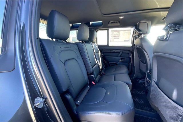 New 2026 Land Rover Defender 110 X-Dynamic SE image 11